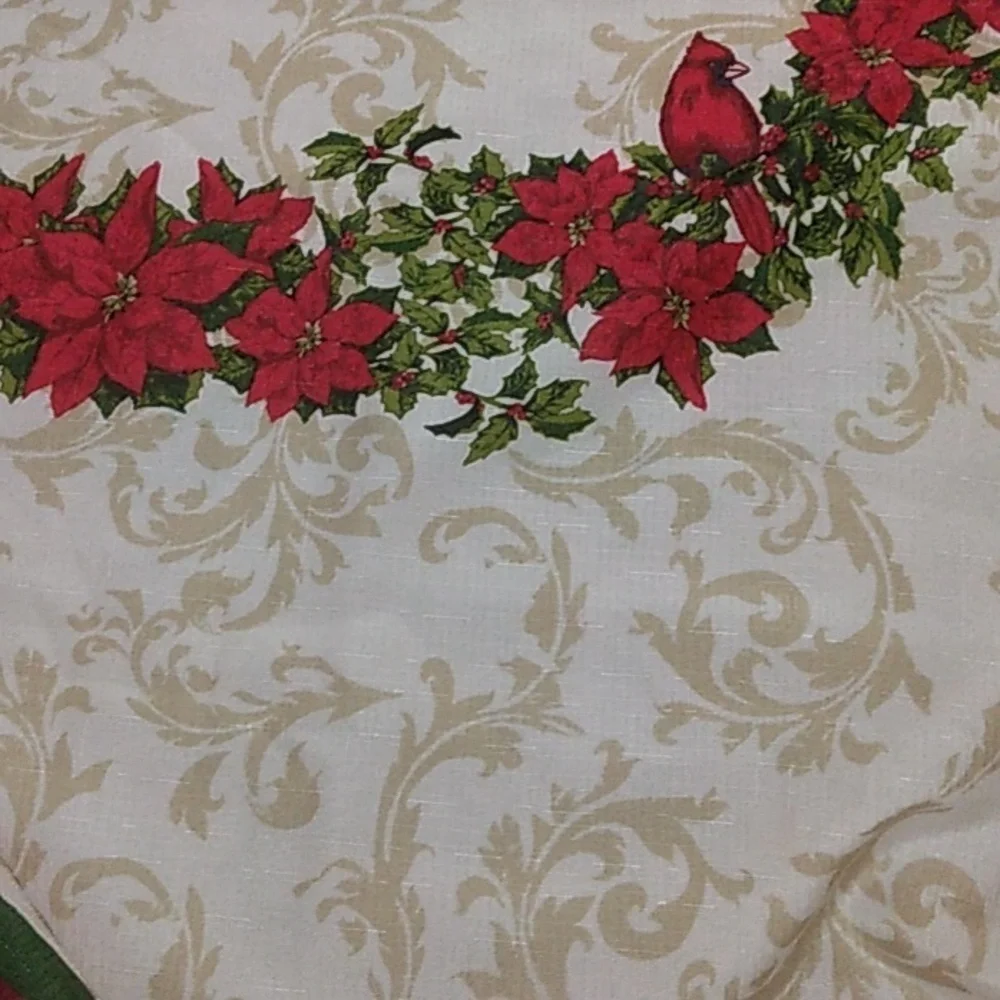 Christmas Poinsettia tablecloth & 6 napkins